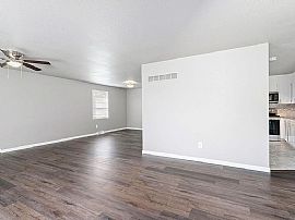 5016 N Wood Ridge Dr, Kansas City, Mo in Kansas City, MO (Photo 2 of 12)