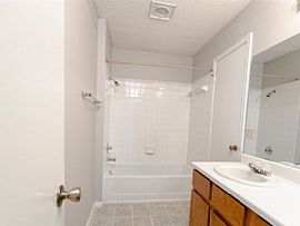 2 Bedrooms 2 Bathroom  in Austin, TX (Photo 9 of 12)