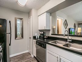 Amberly Place Apartment Homes, 5100 Live Oaks Blvd #15, Tampa,  in Tampa, FL (Photo 6 of 8)