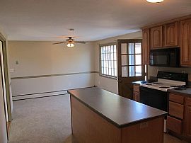 38 Gilead St, Hebron, Ct 06248 in Hebron, CT (Photo 4 of 12)