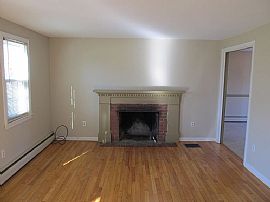 38 Gilead St, Hebron, Ct 06248 in Hebron, CT (Photo 7 of 12)