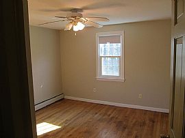 38 Gilead St, Hebron, Ct 06248 in Hebron, CT (Photo 9 of 12)