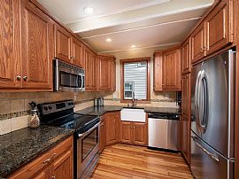 39 Auburn Rd, West Hartford, Ct 06119 in West Hartford, CT (Photo 7 of 12)