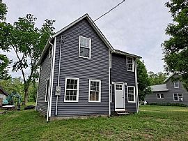 75 Cottage St, New Hartford, Ct 06057 in New Hartford, CT