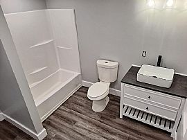 75 Cottage St, New Hartford, Ct 06057 in New Hartford, CT (Photo 10 of 12)