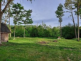 75 Cottage St, New Hartford, Ct 06057 in New Hartford, CT (Photo 3 of 12)