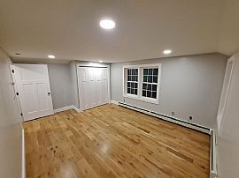 75 Cottage St, New Hartford, Ct 06057 in New Hartford, CT (Photo 7 of 12)