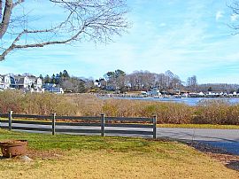 11 Dubois Dr, Stonington, Ct 06378 in Stonington, CT (Photo 4 of 12)