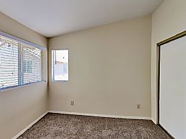 Beautiful 3 Bedroom House in Sacramento, CA (Photo 12 of 12)