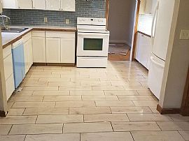 126 Stoddard Ave, Newington, Ct 06111 in Newington, CT (Photo 3 of 9)