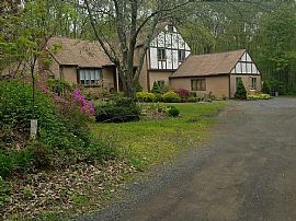 4 E Dayton Hill Rd, Wallingford, Ct 06492 in Wallingford, CT