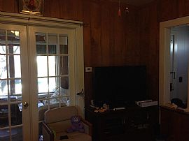 10 Loundsbury Ave, Norwalk, Ct 06851 in Norwalk, CT (Photo 7 of 9)