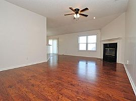 This Is Beautiful 3/2ba Home in  Jacksonville, Ready to Move In in Jacksonville, FL (Photo 3 of 4)