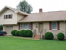 2613 Bonita Cir Sw, Huntsville, Al 35801 in Huntsville, AL