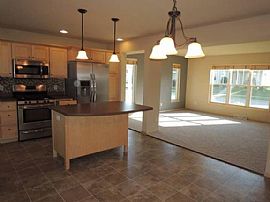 231 Shady Leaf Rd, Madison, Wi 53718 in Madison, WI (Photo 5 of 12)