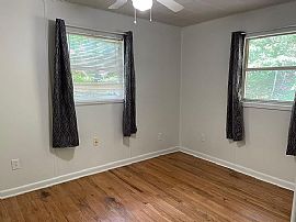 1738 Crestmont Dr, Huntington, Wv 25701 in Huntington, WV (Photo 6 of 11)