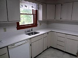 53 Storrs Heights Rd, Storrs Mansfield, Ct 06268 in Storrs Mansfield, CT (Photo 2 of 8)