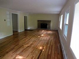 53 Storrs Heights Rd, Storrs Mansfield, Ct 06268 in Storrs Mansfield, CT (Photo 3 of 8)