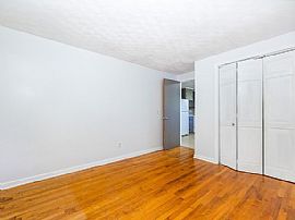 31 South Rd, Ellington, Ct 06029 in Ellington, CT (Photo 3 of 9)