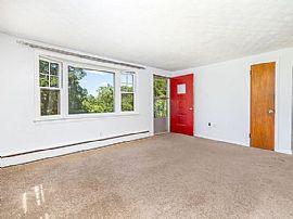 31 South Rd, Ellington, Ct 06029 in Ellington, CT (Photo 5 of 9)