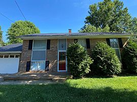 152 Iroquois Trl, Ona, Wv 25545 in Ona, WV