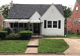 2122 Enslow Blvd, Huntington, Wv 25701 in Huntington, WV