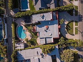 Former Home of The Original Peter Pan, Mary Martin in Beverly Hills, CA (Photo 3 of 9)