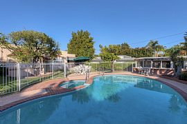 Former Home of The Original Peter Pan, Mary Martin in Beverly Hills, CA (Photo 8 of 9)