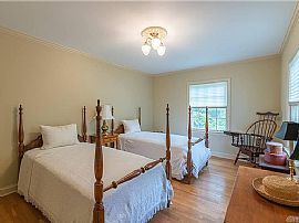 A Truly Jovial 4 Bedroom Home in Oakwood, OH (Photo 6 of 8)