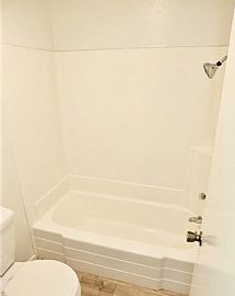 Cozy 1bedroom 1 Bathroom  in Long Beach, CA (Photo 8 of 12)