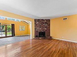 Lovely 3 Bedroom Home in Van Nuys, CA (Photo 5 of 7)