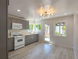 Lovely 2 Bedroom Home in Anaheim, CA (Photo 2 of 6)