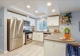 Charming 4 Bedroom Home  in New York, NY (Photo 5 of 12)