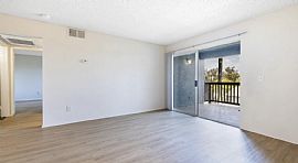 Beautiful Two Bedroom  in Long Beach, CA (Photo 12 of 12)
