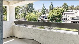 Beautiful Two Bedroom  in Long Beach, CA (Photo 9 of 12)