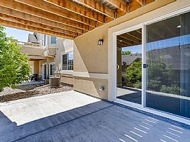 A Lovely 3 Bedroom Home in Aurora, CO (Photo 2 of 4)