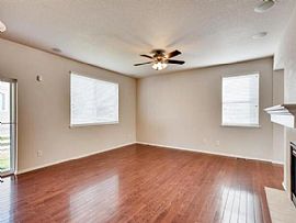 Gorgeous 3 Bedroom 3 Bathroom  in Aurora, CO (Photo 11 of 12)