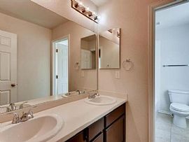 Gorgeous 3 Bedroom 3 Bathroom  in Aurora, CO (Photo 12 of 12)