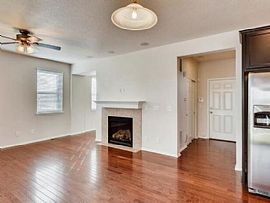 Gorgeous 3 Bedroom 3 Bathroom  in Aurora, CO (Photo 6 of 12)