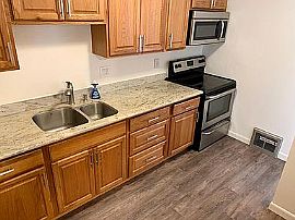 10814 8th Ave S, Seattle, Wa in Seattle, WA (Photo 4 of 5)