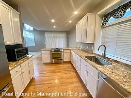 25146 Se 42nd St, Issaquah, Wa  in Issaquah, WA (Photo 4 of 5)