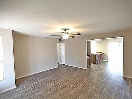 10560 W Laurie Ln, Peoria, Az 85345 in Peoria, AZ (Photo 2 of 10)