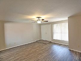 10560 W Laurie Ln, Peoria, Az 85345 in Peoria, AZ (Photo 3 of 10)