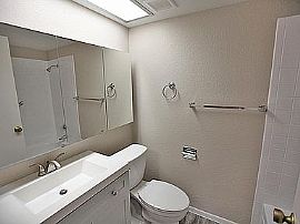 10560 W Laurie Ln, Peoria, Az 85345 in Peoria, AZ (Photo 7 of 10)