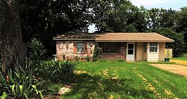 902 N Holly St, Searcy, Ar 72143  House For Rent in Searcy, AR