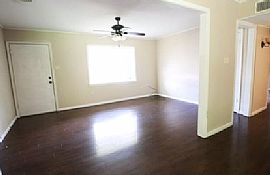 902 N Holly St, Searcy, Ar 72143  House For Rent in Searcy, AR (Photo 3 of 12)