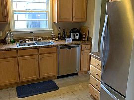 2613 Bonita Cir Sw, Huntsville, Al 35801 in Huntsville, AL (Photo 4 of 8)