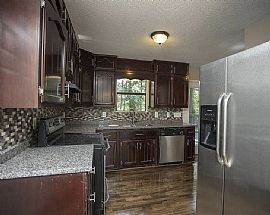 905 Rich Rd, Birmingham, Al 35215 in Birmingham, AL (Photo 8 of 11)