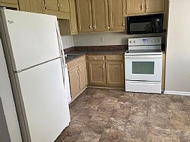 819 Crestview Dr, Madison, Al 35758 in Madison, AL (Photo 7 of 12)