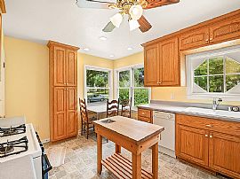 4975 N Berkeley Blvd, Whitefish Bay, Wi 53217 in Whitefish Bay, WI (Photo 3 of 9)